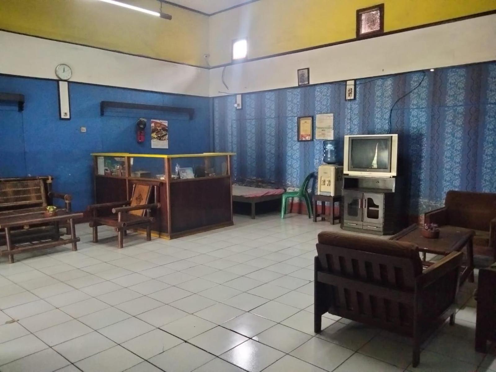 Spot On 92601 Keluarga Hotel