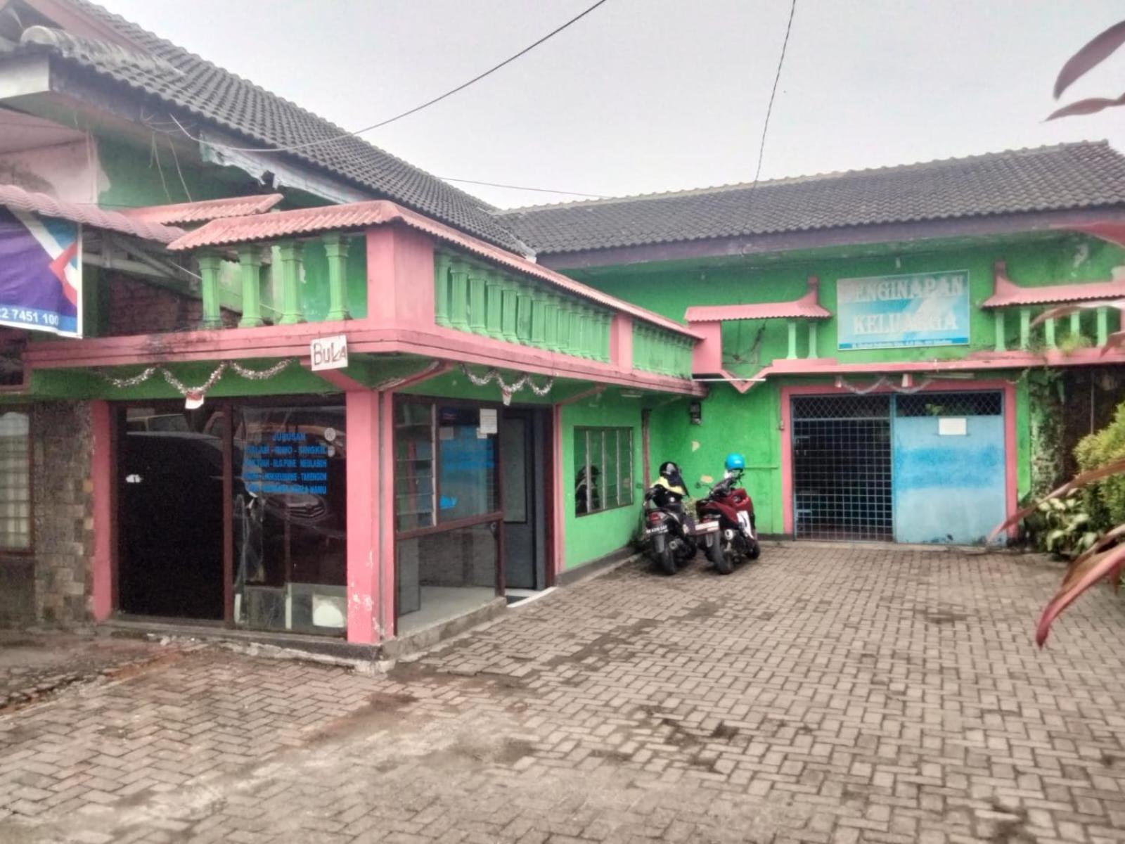 Spot On 92601 Keluarga Hotel