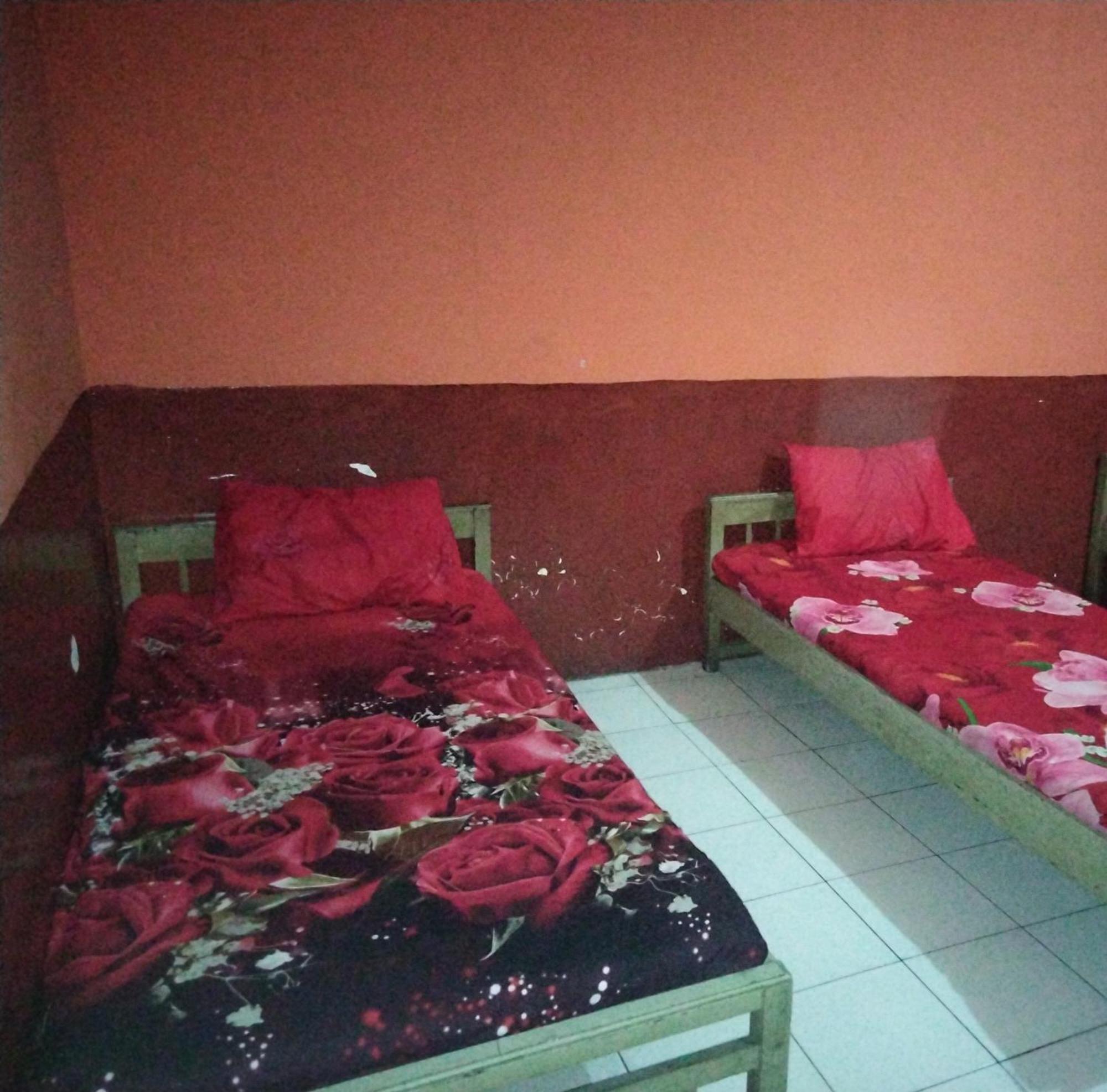 Spot On 92601 Keluarga
